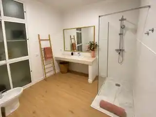 Baño amplio de Puro Puerto